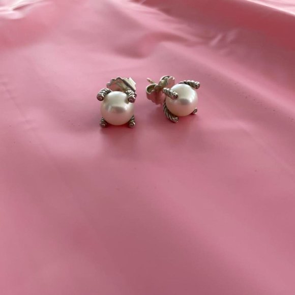 Authentic David Yurman pearl earrings with real diamond accents - Picture 2 of 4
